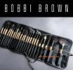 Кисти для макияжа Bobbi Brown.