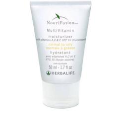Мультивитаминный увлажнитель NouriFusion™ для нормальной и жирной кожи...