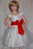 Платье белое с красным бантом