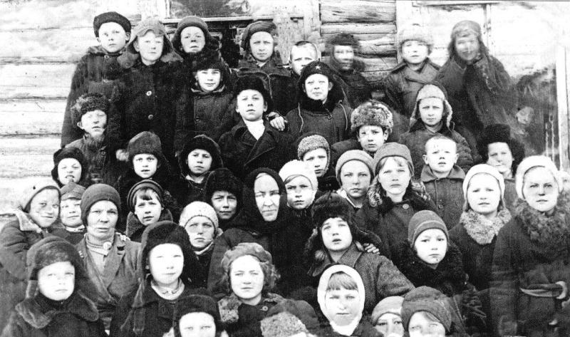 Ученики 4 класса Порховской школы №2 в 1939 году. 